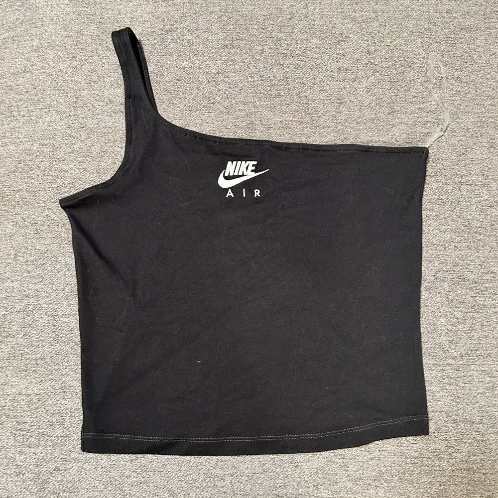 Cropped women’s M Nike top